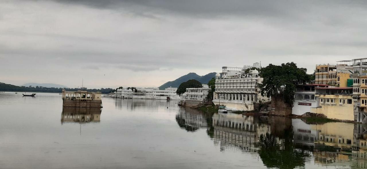 Hotel Ishwar Palace Udajpur Exteriér fotografie